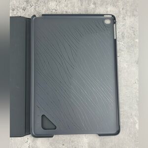 logitech hinge flexible case for iPad Air 2
